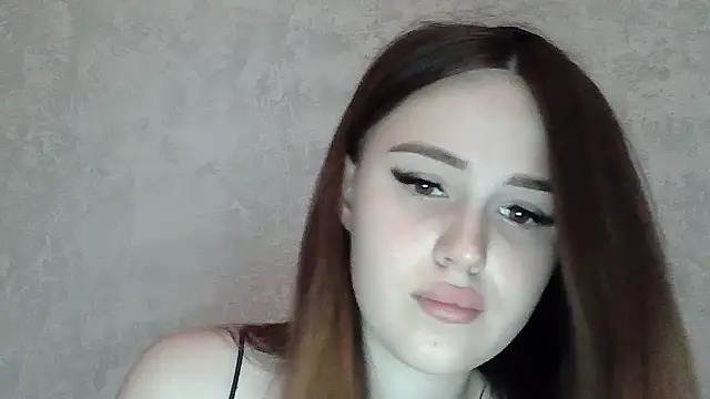 Snapshot of SweetLoraa chatting on June 14, 2026, 1:57 pm SweetLoraa online show from June 14, 2026, 1:57 pm
