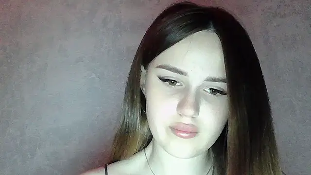 Snapshot of SweetLoraa chatting on June 19, 2026, 4:55 pm SweetLoraa online show from June 19, 2026, 4:55 pm