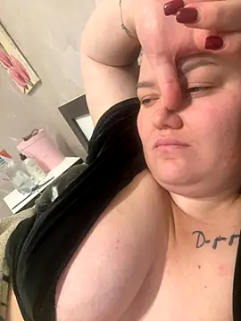 SunnyLeila2101 online show from October 11, 2025, 8:07 pm