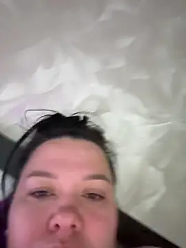 Snapshot of SunnyLeila2101 chatting on May 15, 2026, 8:27 pm SunnyLeila2101 online show from May 15, 2026, 8:27 pm