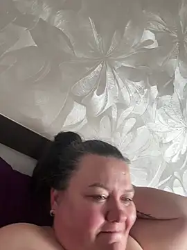 Snapshot of SunnyLeila2101 chatting on May 18, 2026, 11:49 am SunnyLeila2101 online show from May 18, 2026, 11:49 am