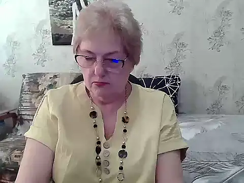 Renata62011 online show from May 15, 2026, 12:12 pm