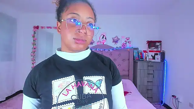 Snapshot of Gabi_Jhons_23 chatting on September 9, 2025, 10:37 am Gabi Jhons 23 online show from September 9, 2025, 10:37 am
