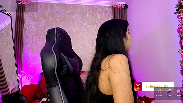 SophiaWalker 1 online show from September 17, 2025, 12:18 pm