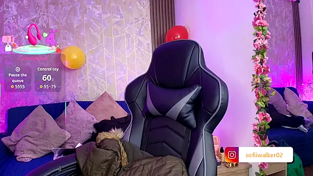 SophiaWalker 1 online show from October 8, 2025, 11:41 am