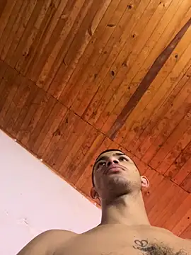 ArturoCardona  online show from October 25, 2025, 10:56 am