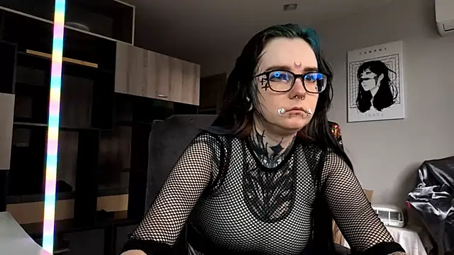 HighelikeGirl online show from October 24, 2025, 7:05 am