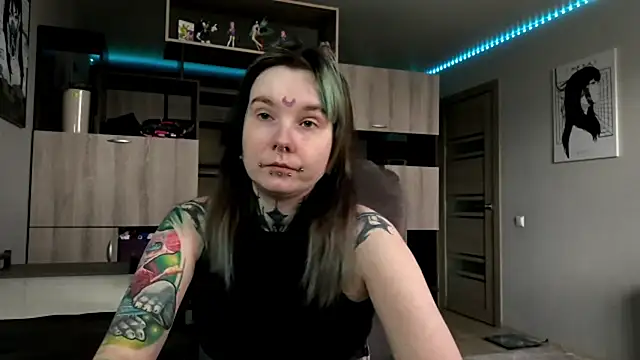 HighelikeGirl online show from April 10, 2026, 12:21 pm