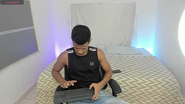 KingStark  online show from September 27, 2025, 11:15 am