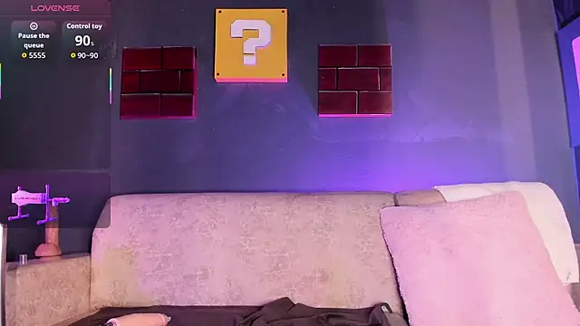 Zoe Ruiiz online show from December 17, 2025, 10:38 pm