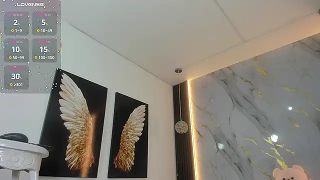 Snapshot of Miss_Angel0 chatting on October 5, 2025, 6:34 am Miss Angel0 online show from October 5, 2025, 6:34 am