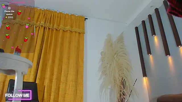 Miss Angel0 online show from December 21, 2025, 10:33 am