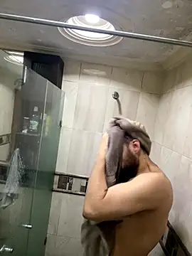   Damian    online show from October 2, 2025, 11:34 pm