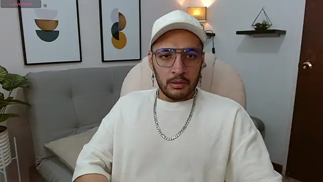   Damian    online show from October 26, 2025, 10:04 pm