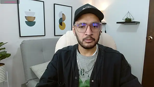   Damian    online show from November 3, 2025, 11:26 pm