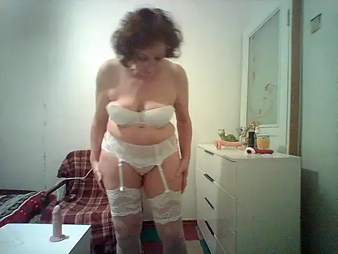 Julia54391 online show from September 28, 2025, 8:36 pm