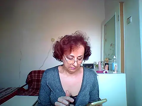 Julia54391 online show from November 5, 2025, 8:47 am