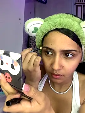 NikoYoon online show from November 9, 2025, 12:25 pm