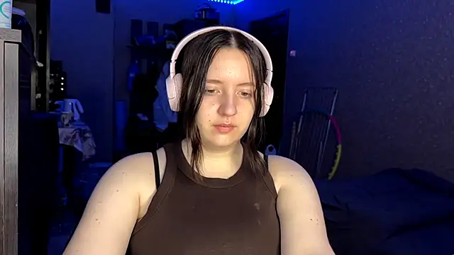 LauretteRagar online show from October 16, 2025, 5:36 pm