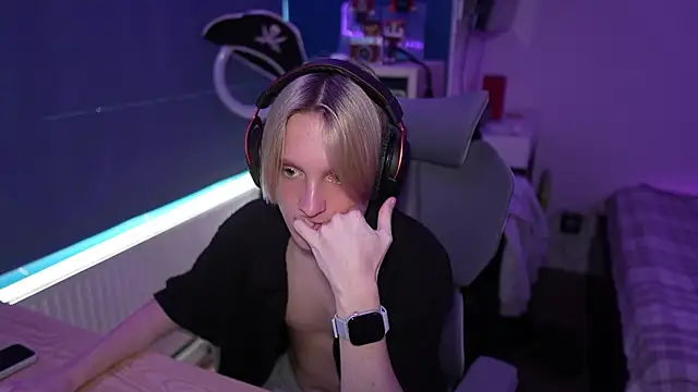 Snapshot of Serxyi chatting on September 13, 2025, 8:36 am Serxyi online show from September 13, 2025, 8:36 am