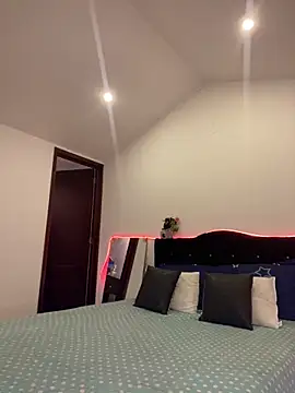 MiaAlarie online show from October 4, 2025, 3:48 am