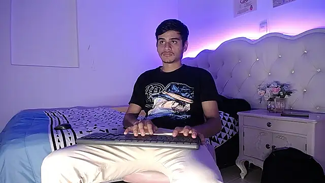 Snapshot of Charlie_Cock_ chatting on October 2, 2025, 4:19 am Charlie Cock online show from October 2, 2025, 4:19 am