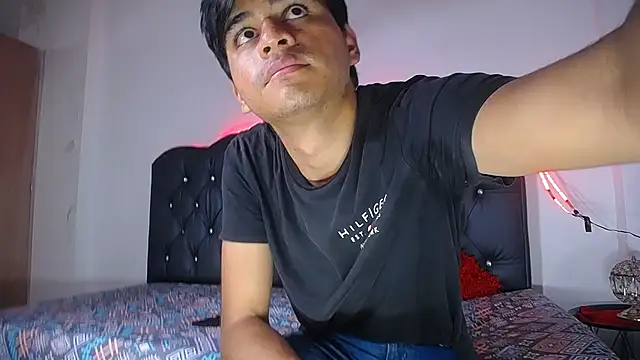 Snapshot of Charlie_Cock_ chatting on October 21, 2025, 8:53 pm Charlie Cock online show from October 21, 2025, 8:53 pm