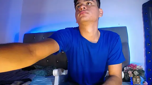 Snapshot of Charlie_Cock_ chatting on November 6, 2025, 5:19 am Charlie Cock online show from November 6, 2025, 5:19 am