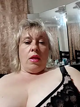 Catherine372311 online show from April 15, 2026, 7:43 pm