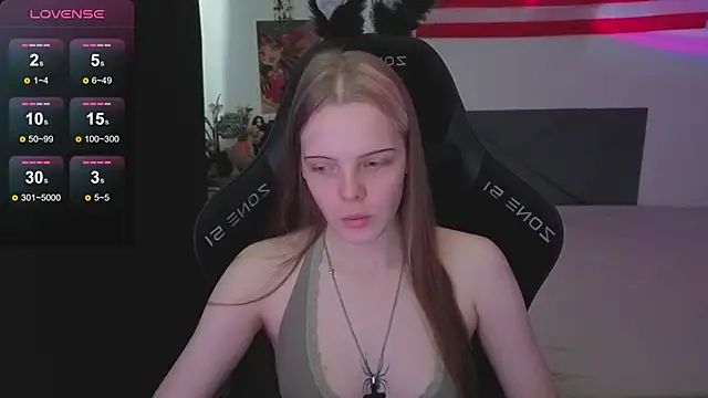 Luna Navy online show from November 9, 2025, 9:07 am