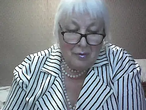 Alexia64231 online show from September 16, 2025, 5:58 pm