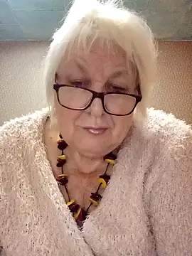 Alexia64231 online show from October 27, 2025, 7:29 pm