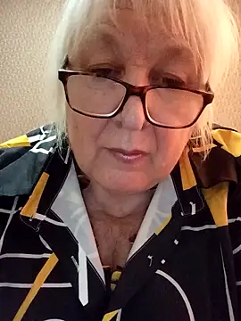 Alexia64231 online show from November 4, 2025, 9:08 am