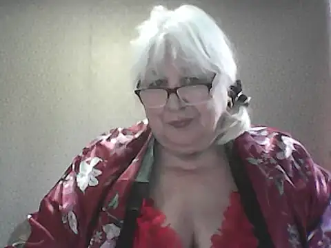 Alexia64231 online show from May 5, 2026, 5:26 am