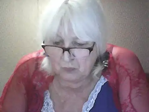 Alexia64231 online show from May 10, 2026, 2:44 pm