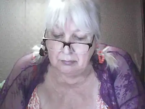 Alexia64231 online show from May 19, 2026, 1:56 am