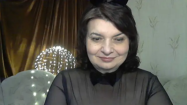Snapshot of LedyNika chatting on February 10, 2026, 8:24 pm LedyNika online show from February 10, 2026, 8:24 pm