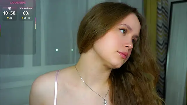 SusannaScholler online show from October 24, 2025, 6:37 pm