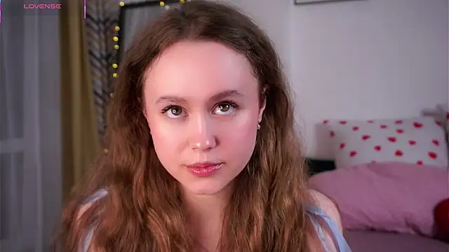 SusannaScholler online show from April 21, 2026, 10:45 pm