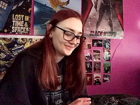 Snapshot of ivysplayhouse chatting on September 27, 2025, 12:43 pm ivysplayhouse online show from September 27, 2025, 12:43 pm