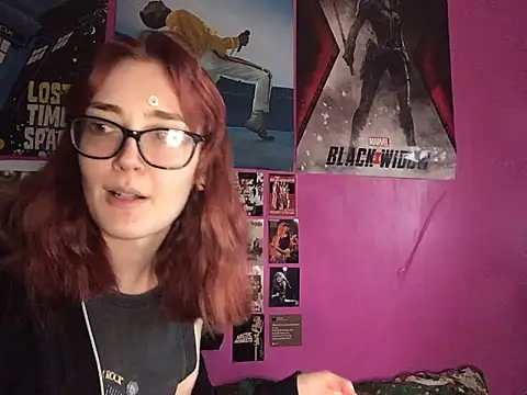 Snapshot of ivysplayhouse chatting on October 13, 2025, 2:39 pm ivysplayhouse online show from October 13, 2025, 2:39 pm