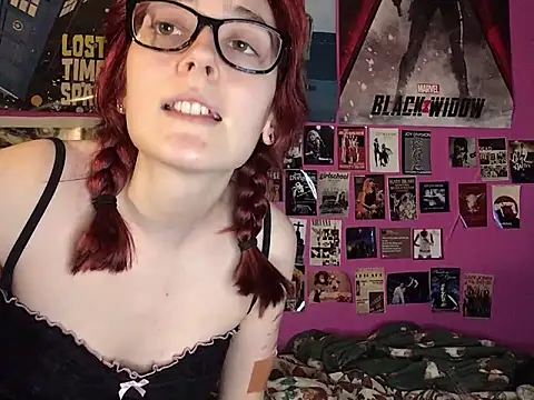 Snapshot of ivysplayhouse chatting on November 15, 2025, 6:26 pm ivysplayhouse online show from November 15, 2025, 6:26 pm