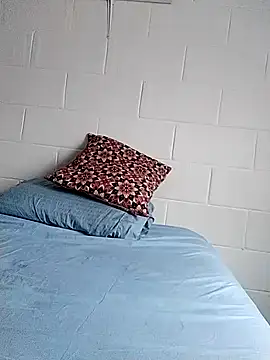 oxxy jean online show from March 16, 2026, 11:58 am