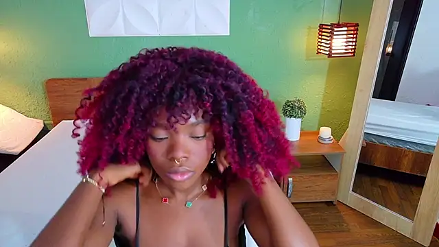 Chocolatte dreams online show from October 14, 2025, 12:28 pm