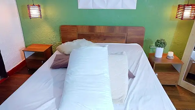 Chocolatte dreams online show from October 28, 2025, 3:54 am