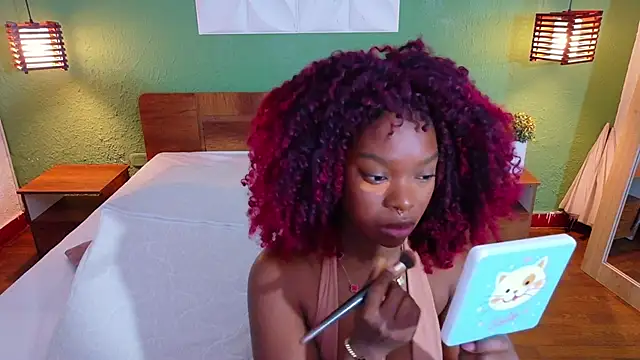 Chocolatte dreams online show from November 1, 2025, 1:13 pm