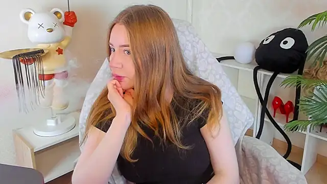 Lillie Berry online show from October 18, 2025, 4:48 am