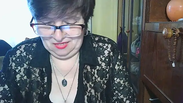 Snapshot of VeronicaGold511 chatting on May 8, 2026, 7:03 am VeronicaGold511 online show from May 8, 2026, 7:03 am
