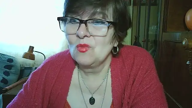 Snapshot of VeronicaGold511 chatting on May 15, 2026, 6:31 am VeronicaGold511 online show from May 15, 2026, 6:31 am