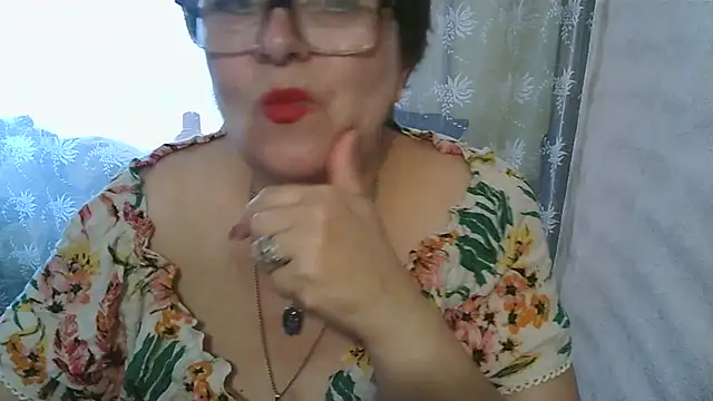 Snapshot of VeronicaGold511 chatting on July 1, 2026, 6:26 am VeronicaGold511 online show from July 1, 2026, 6:26 am